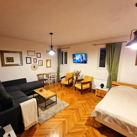 Nomad Apartment Braşov-3